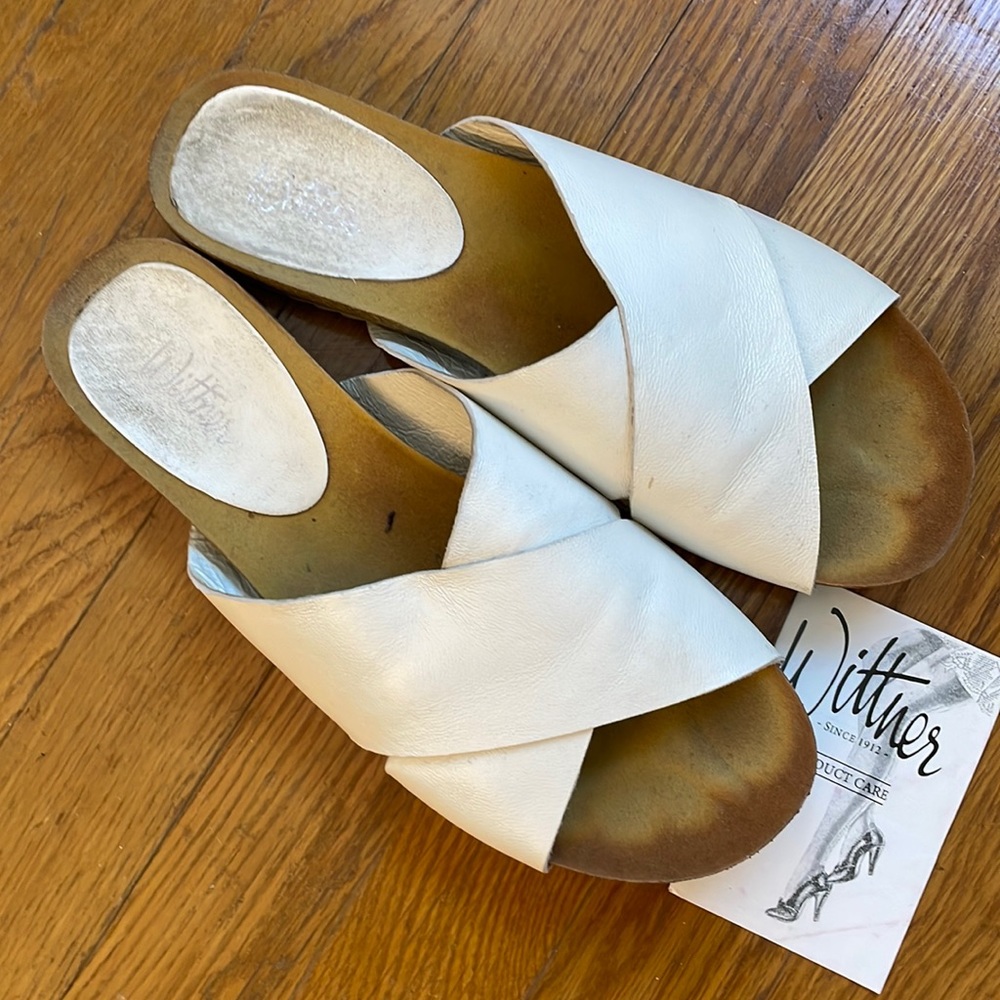 Wittner cross-over sandals